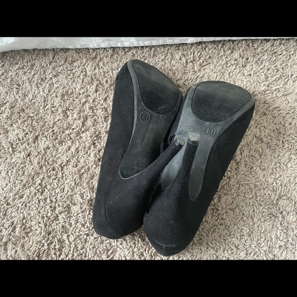 Black Heals with Bow - Picture 2 of 2